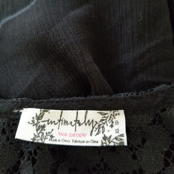 Free People Boho Black Henley Lace Camisole Hanky Hem Size XS - Picture 9 of 10